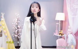 短发小姐姐毕业唱歌视频,小姐姐短发毕业视频感动全网