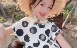 不倒翁小姐姐生意怎么样,人气爆棚！