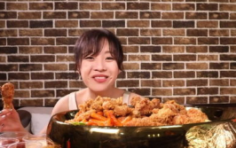 山东小姐姐吃鸡腿视频,一饱口福的鸡腿盛宴