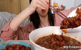 小姐姐吃中国宽粉条,小姐姐的独特宽粉条体验